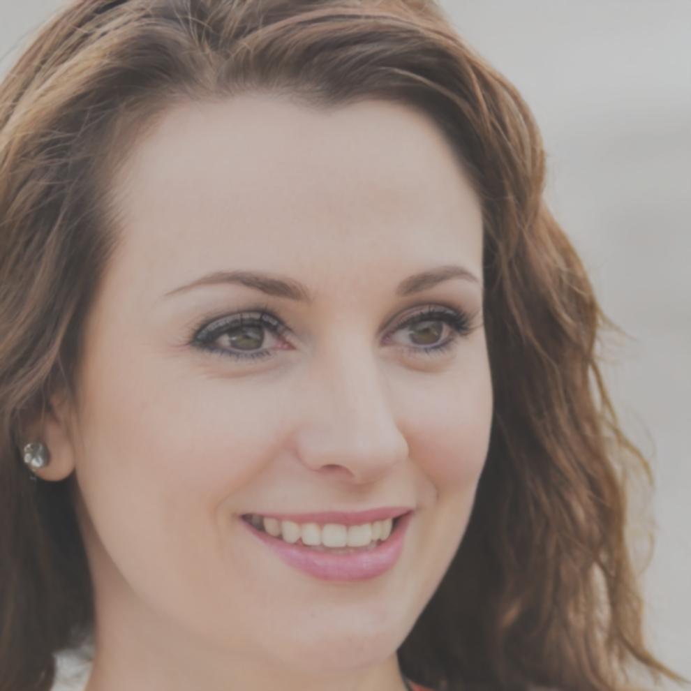 Elara Voss, Leiterin Kundenbetreuung bei xarifentlo